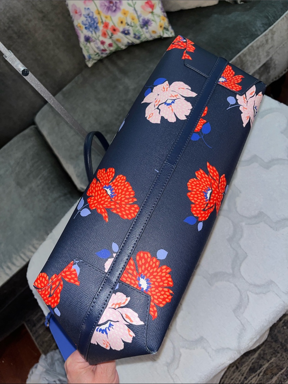 NWT! $248 MSRP kate spade Bleecker Dotty Floral Large Tote - Picture 10 of 11